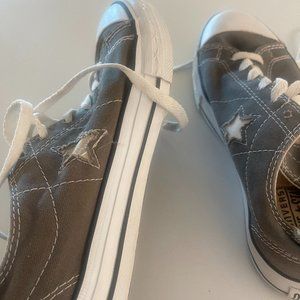 Converse One Star Size 7.5 Womens Dark Grey